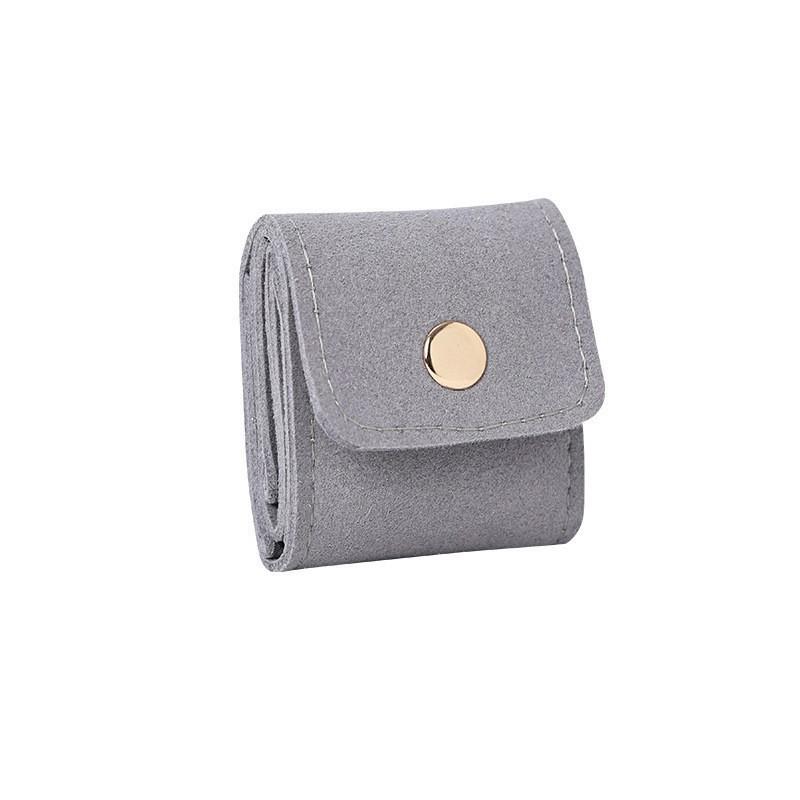 Foldable Mini Travel Jewelry Box with Buckle – Necklace and Earrings Storage серый
Foldable Mini Travel Jewelry Box with Buckle – Necklace and Earrings Storage серый