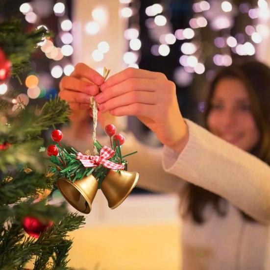 Рождественский подвесной колокольчик с бантом из сосновых иголок, ягодами, железный многоразовый праздничный декор, елочный орнамент, подвеска, подарок на вечеринку красный
Рождественский подвесной колокольчик с бантом из сосновых иголок, ягодами, железный многоразовый праздничный декор, елочный орнамент, подвеска, подарок на вечеринку красный