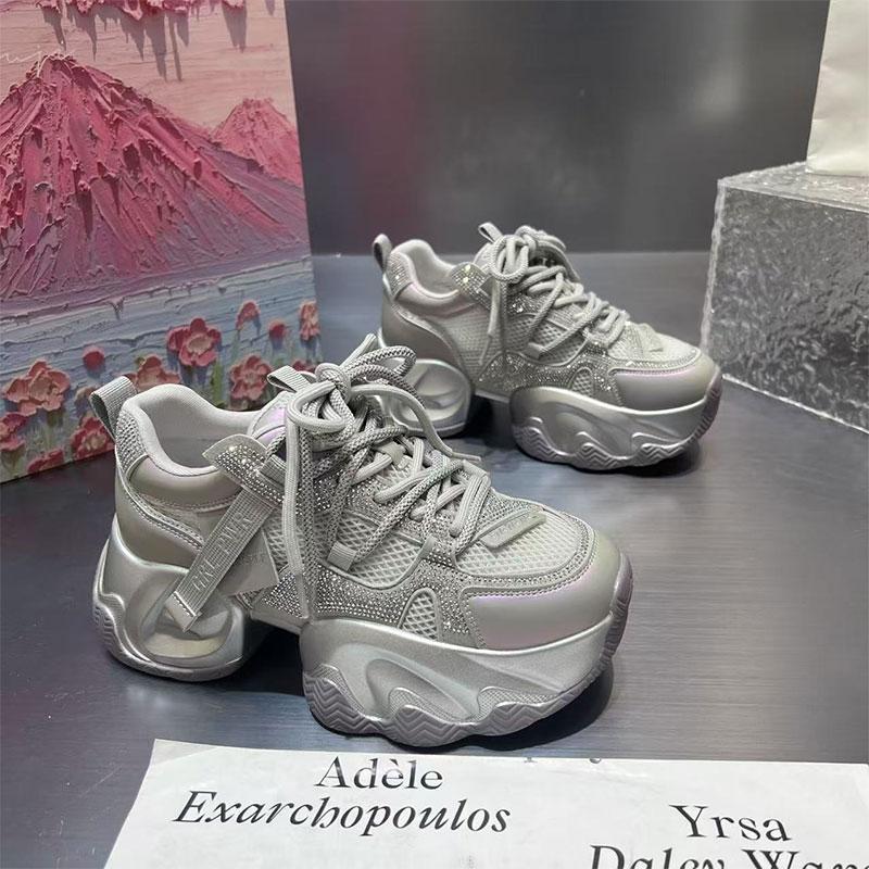 Dad shoes women s shoes 2025 spring and summer new thick-soled inner height increase explosive version casual fashion versatile student shoes women s 35
Dad shoes women s shoes 2025 spring and summer new thick-soled inner height increase explosive version casual fashion versatile student shoes women s 35