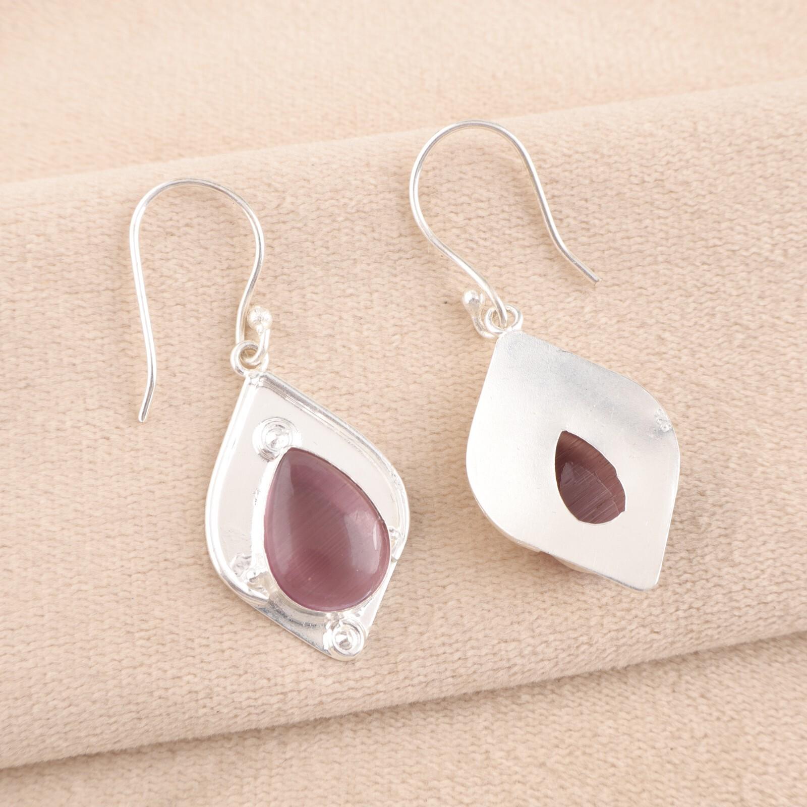 Фиолетовый камень Кошачий глаз Ювелирные изделия из серебра 925 пробы Ручной работы Серьги 1,90 EE-35-45
Фиолетовый камень Кошачий глаз Ювелирные изделия из серебра 925 пробы Ручной работы Серьги 1,90 EE-35-45