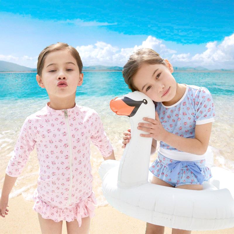 Kids Sun Protection Swimsuit Set: Cute Floral 3-Piece with Short/Long Sleeves & Zipper 150 (11/12 years)
Kids Sun Protection Swimsuit Set: Cute Floral 3-Piece with Short/Long Sleeves & Zipper 150 (11/12 years)