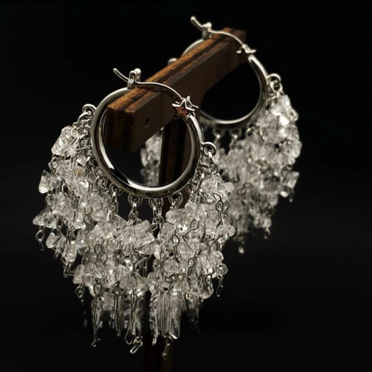 Glass crystal fringed earrings light luxury temperament niche ear buckle fashionable versatile elegant earrings
Glass crystal fringed earrings light luxury temperament niche ear buckle fashionable versatile elegant earrings