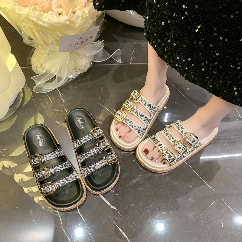 Retro flat bottom one word with square buckle women s cool slippers, wear summer new thick bottom leopard print cool slippers 36
Retro flat bottom one word with square buckle women s cool slippers, wear summer new thick bottom leopard print cool slippers 36