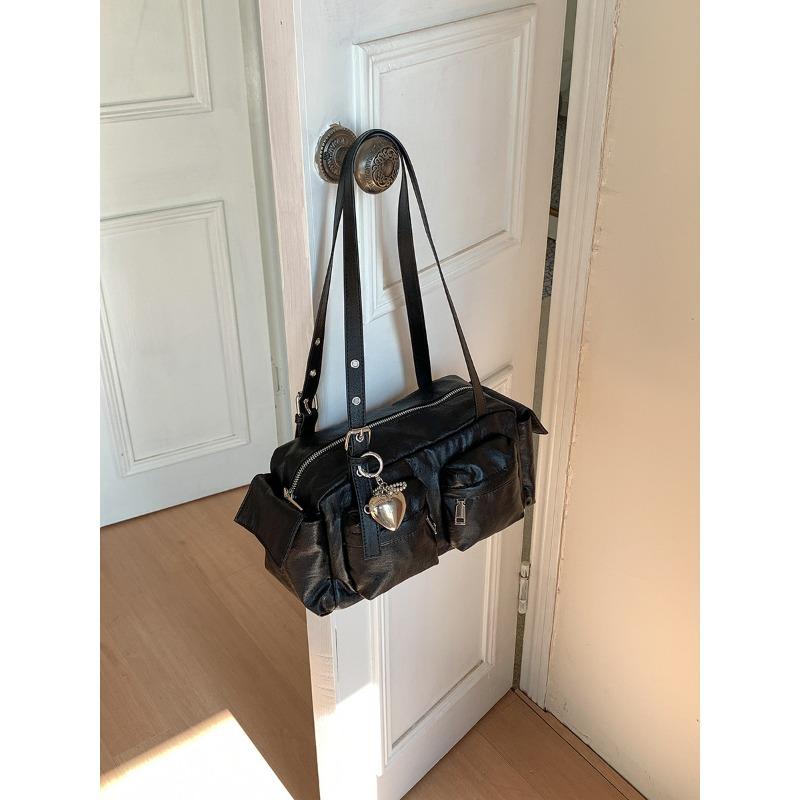 New soft leather commuter bag fashionable portable shoulder bag women s large capacity multi-pocket niche style underarm bag high sense чорний
New soft leather commuter bag fashionable portable shoulder bag women s large capacity multi-pocket niche style underarm bag high sense чорний