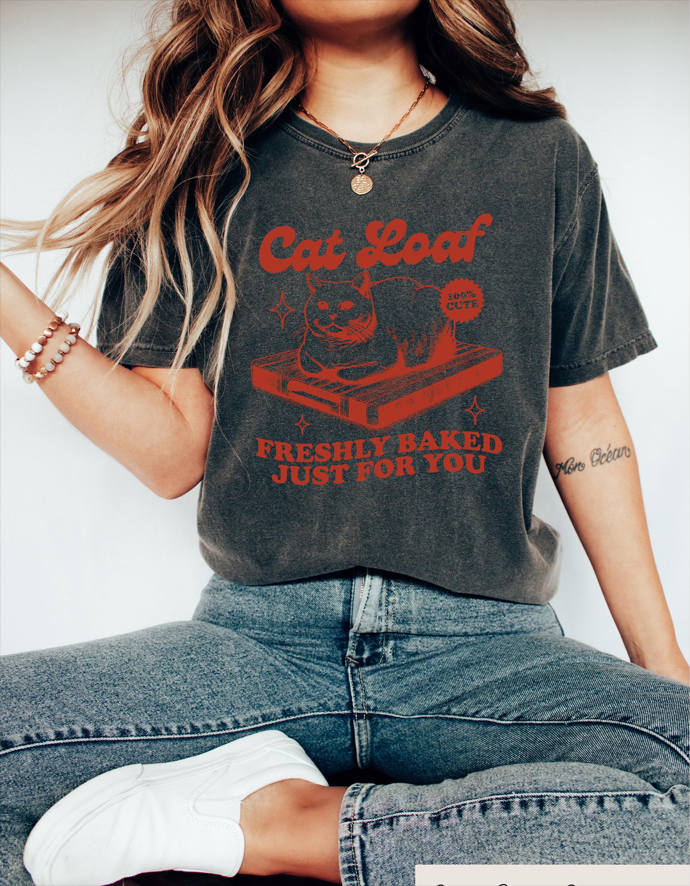 Womens Plus Size Cat Loaf Tshirt Funny Cat Meme Retro Tshirt Pure Cotton Breathable Fashionable and Versatile Unisex Oversized 4XL
Womens Plus Size Cat Loaf Tshirt Funny Cat Meme Retro Tshirt Pure Cotton Breathable Fashionable and Versatile Unisex Oversized 4XL