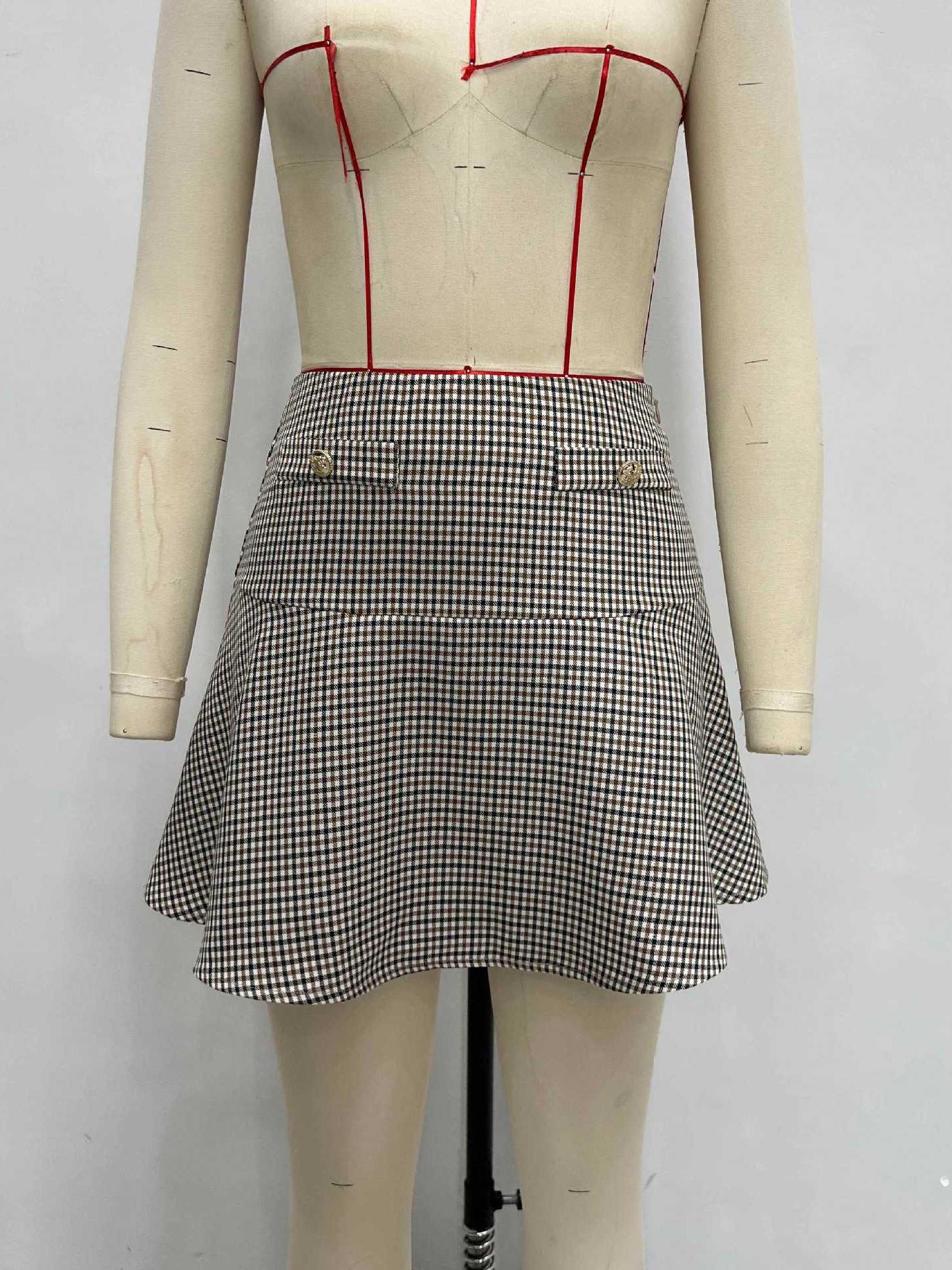 European & American Autumn 2025 High Waist Patchwork Plaid A-line Midi Skirt - Versatile & Fashionable. M (US/European size)
European & American Autumn 2025 High Waist Patchwork Plaid A-line Midi Skirt - Versatile & Fashionable. M (US/European size)