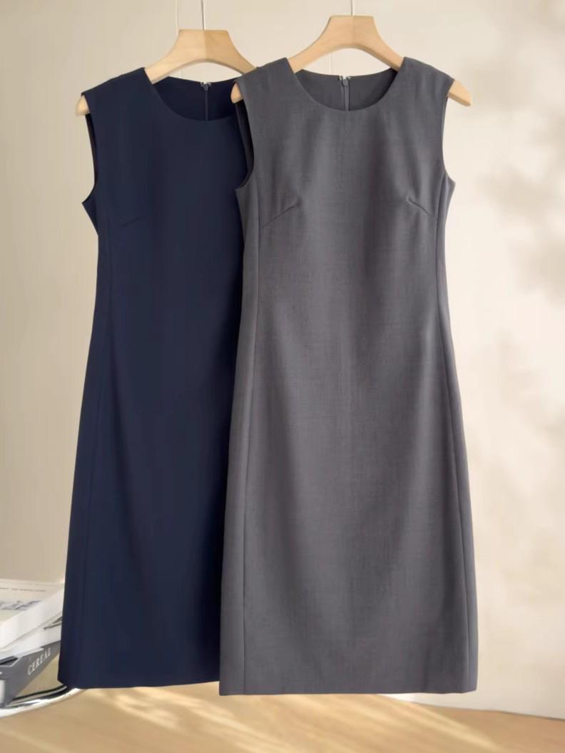 Classic Grey Round Neck Sleeveless Wool Dress for Spring/Summer - High-End Professional Style L (Size 4)
Classic Grey Round Neck Sleeveless Wool Dress for Spring/Summer - High-End Professional Style L (Size 4)