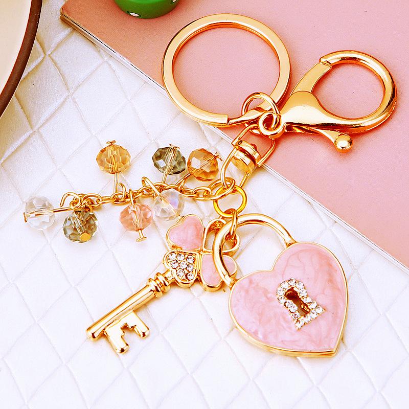 Four leaf clover love lock, car keychain, creative diamond inlay, concentric lock, bag pendant, metal keychain ring, gift single opp bag packaging
Four leaf clover love lock, car keychain, creative diamond inlay, concentric lock, bag pendant, metal keychain ring, gift single opp bag packaging