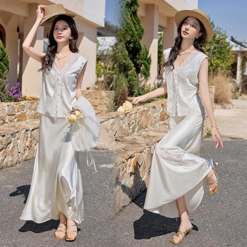 Летний женский комплект из двух предметов: жилет и юбка с кружевной отделкой M 45-52.5 kg белый
Летний женский комплект из двух предметов: жилет и юбка с кружевной отделкой M 45-52.5 kg белый