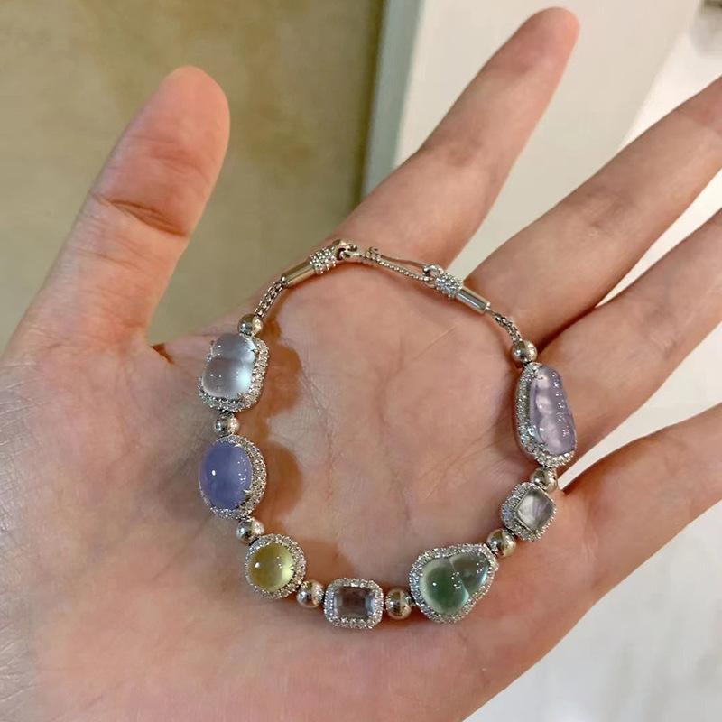 Super Flash Diamond Gourd Bracelet Women S Vntage Light Luxury Round Egg Square Geometric Niche Temperament Design Sense Jewelry
Super Flash Diamond Gourd Bracelet Women S Vntage Light Luxury Round Egg Square Geometric Niche Temperament Design Sense Jewelry