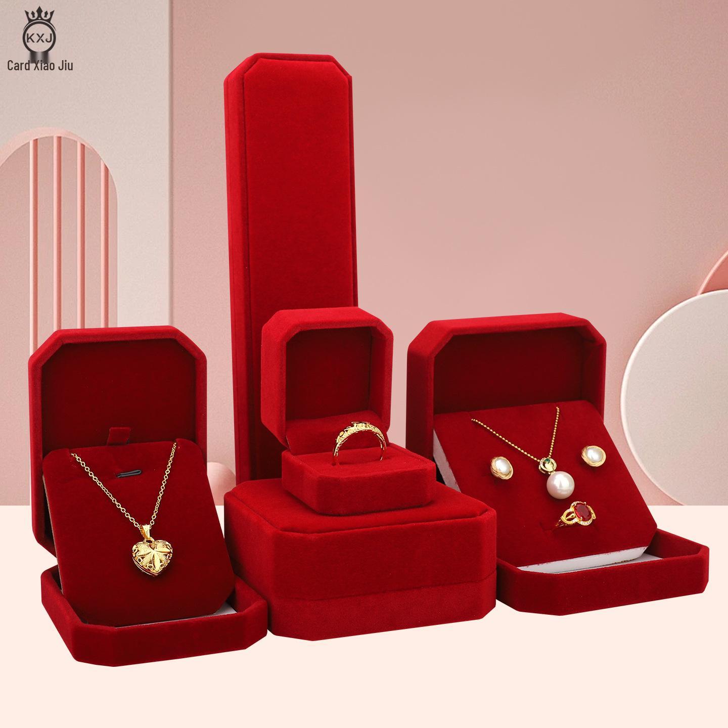 Восьмиугольная подарочная коробка для ювелирных изделий Red Velvet для колец, кулонов, браслетов и ожерелий Ring Box;1
Восьмиугольная подарочная коробка для ювелирных изделий Red Velvet для колец, кулонов, браслетов и ожерелий Ring Box;1
