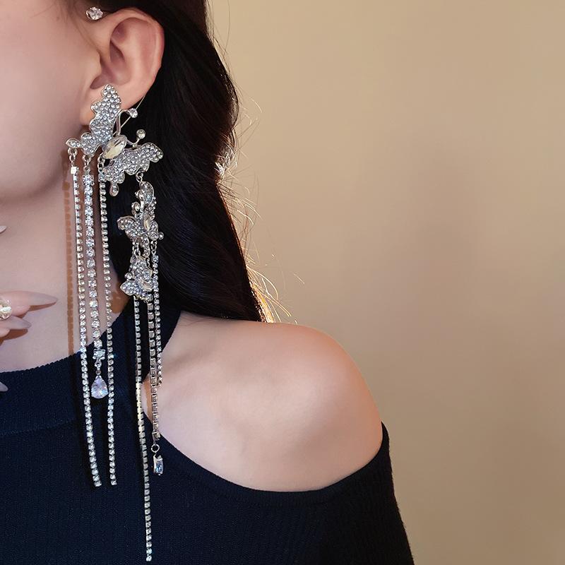 Zircon diamond butterfly tassel ear hanging super fairy high sense exaggerated earrings dress fashion light luxury banquet jewelry women
Zircon diamond butterfly tassel ear hanging super fairy high sense exaggerated earrings dress fashion light luxury banquet jewelry women