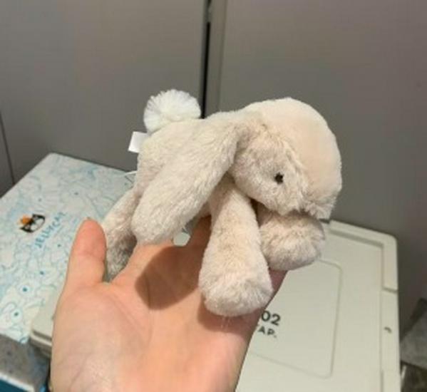 Maggie Series: English Jellycat Collection - Dog, Lion, Rabbit, Monkey, Hippo, Elephant, Fox Includes three labels, dust bag
Maggie Series: English Jellycat Collection - Dog, Lion, Rabbit, Monkey, Hippo, Elephant, Fox Includes three labels, dust bag