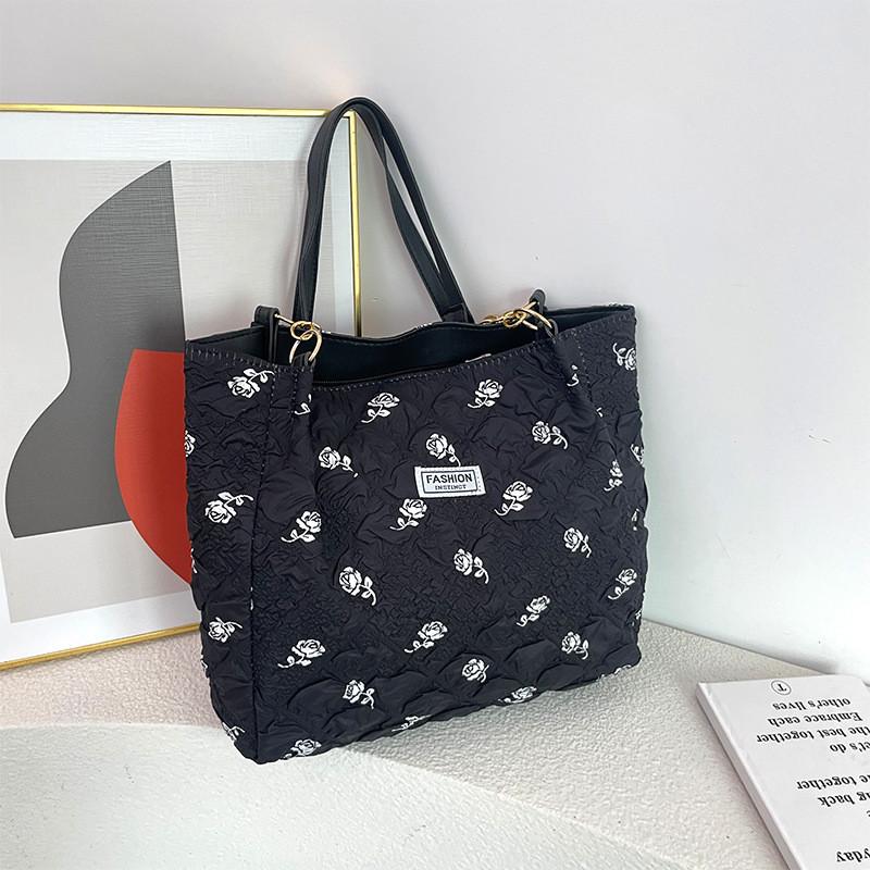 Fashionable Black And White Floral Large Canvas Handbag Trendy Soft Tote Bag чёрный
Fashionable Black And White Floral Large Canvas Handbag Trendy Soft Tote Bag чёрный