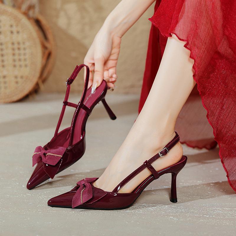 Pointed one-word strap high heels women s thin heels new large size bag head sandals bow empty single shoes 42 тілесний
Pointed one-word strap high heels women s thin heels new large size bag head sandals bow empty single shoes 42 тілесний