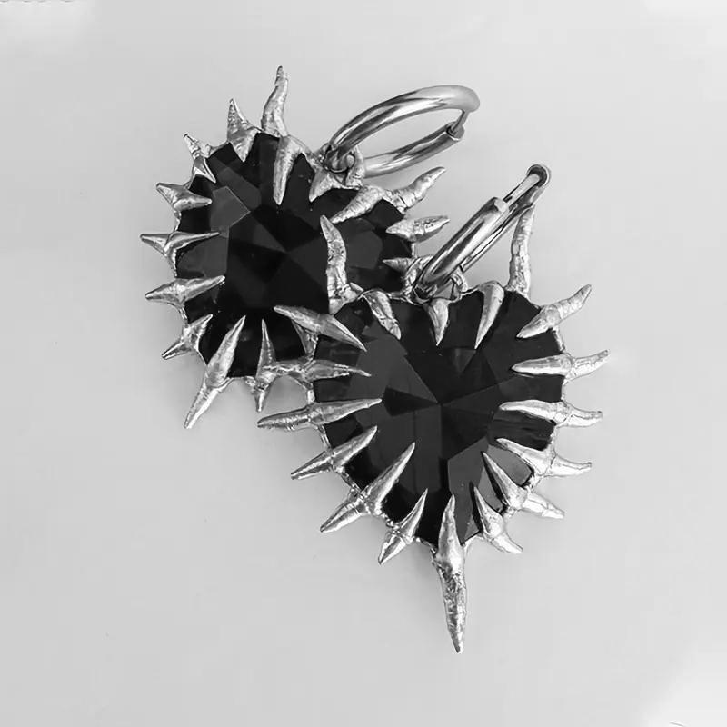 Charm Gothic Red Glass Crystal Thorn-shaped Heart Pendant Sliver Color Stainless Steel Hoop Earrings for Women Jewelry Accessory чорний
Charm Gothic Red Glass Crystal Thorn-shaped Heart Pendant Sliver Color Stainless Steel Hoop Earrings for Women Jewelry Accessory чорний