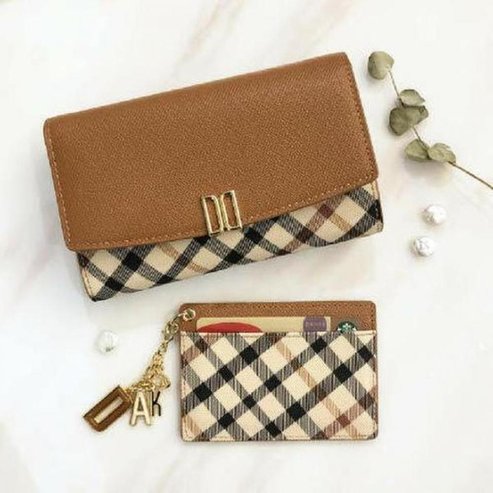 Daks Brown Check Color Block Dd Logo Wallet Dcwa2f423w2 Single option
Daks Brown Check Color Block Dd Logo Wallet Dcwa2f423w2 Single option