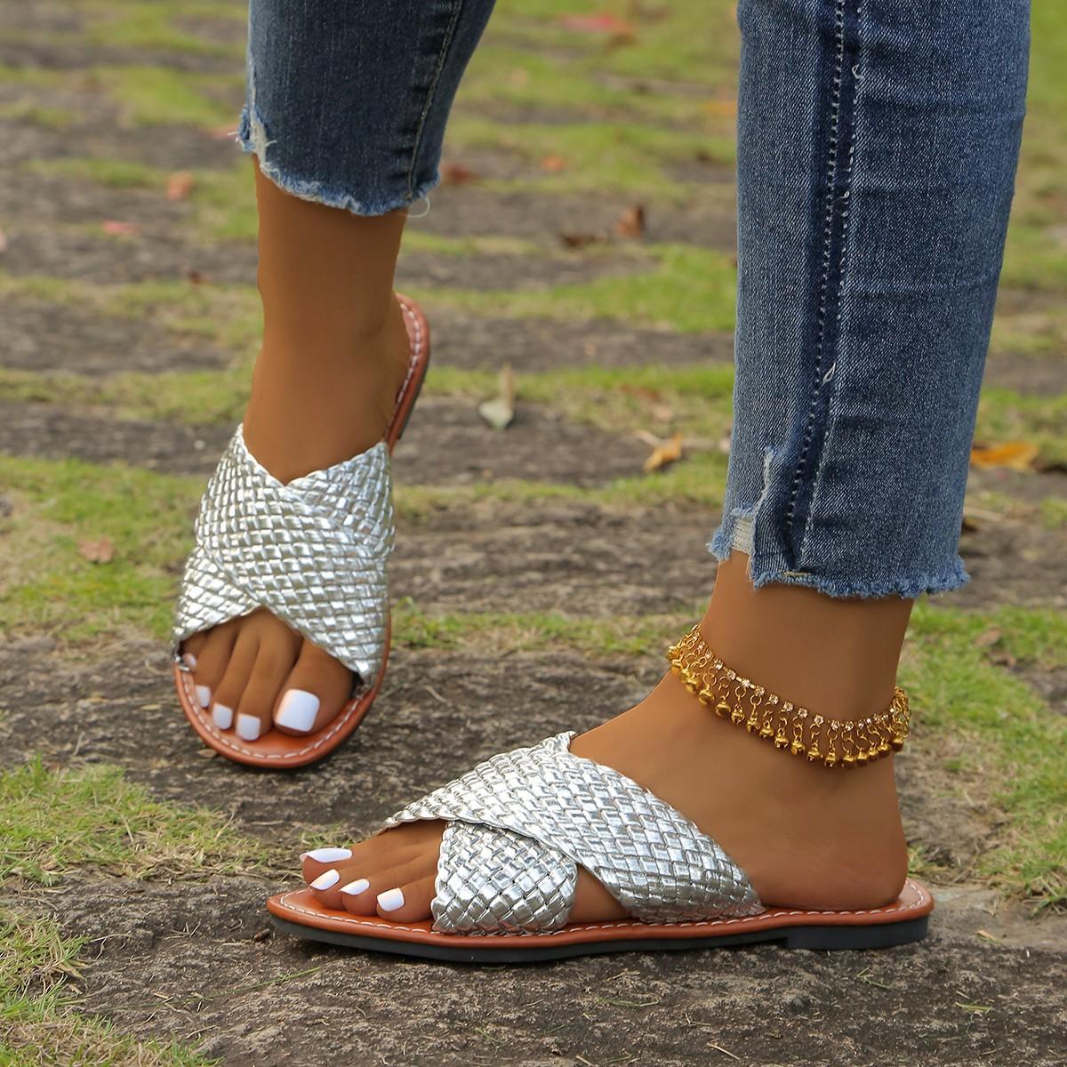 New flat-bottomed woven casual cool slippers women s one-character outer wear light beach tows 43 білий
New flat-bottomed woven casual cool slippers women s one-character outer wear light beach tows 43 білий