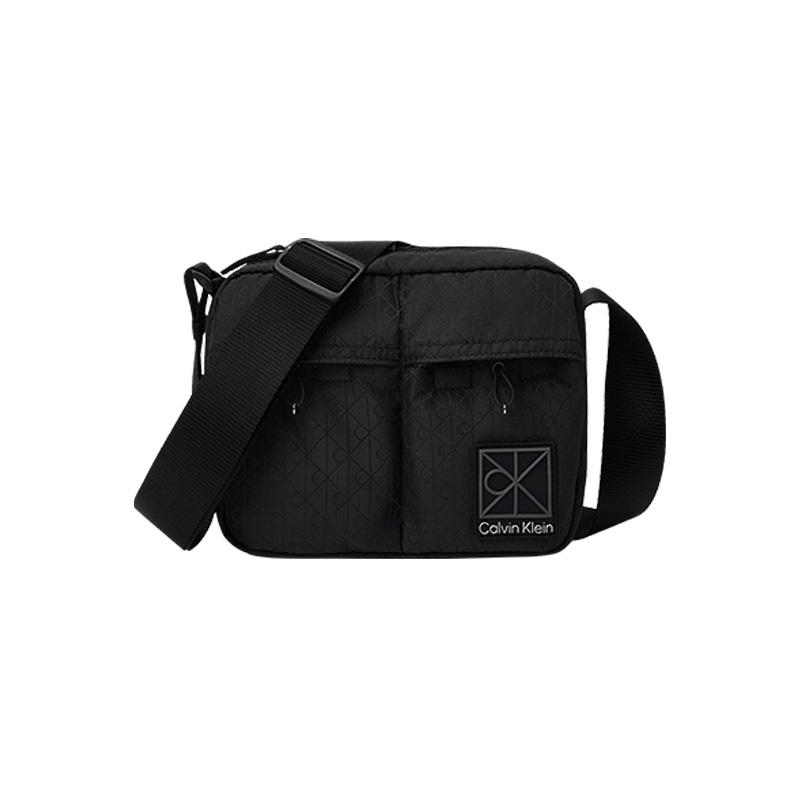 Calvin Klein Casual Commuter Portable Monogram Camera Bag Men Crossbody Bag Space-Black 4D3342G-UB1 Basic Set (Bag)
Calvin Klein Casual Commuter Portable Monogram Camera Bag Men Crossbody Bag Space-Black 4D3342G-UB1 Basic Set (Bag)