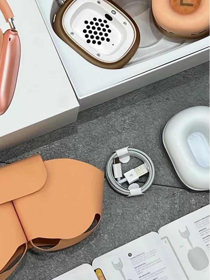 P9MAX A+ Premium Over-ear Wireless Bluetooth Headset with Magnetic Earcup, Pop-up Window, and Noise-Cancelling for Sports
P9MAX A+ Premium Over-ear Wireless Bluetooth Headset with Magnetic Earcup, Pop-up Window, and Noise-Cancelling for Sports
