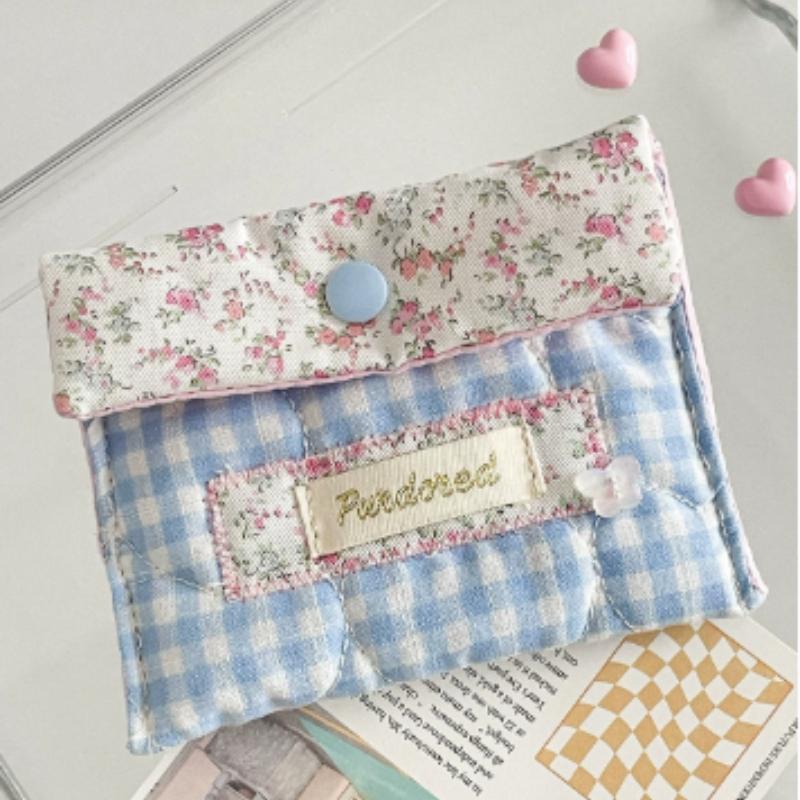 Fashion Women Cartoon Makeup Bag Pink Buckle Coins Lipsticks Cosmetic Storage Pouch Portable Mini Make Up Bag for Gift
Fashion Women Cartoon Makeup Bag Pink Buckle Coins Lipsticks Cosmetic Storage Pouch Portable Mini Make Up Bag for Gift