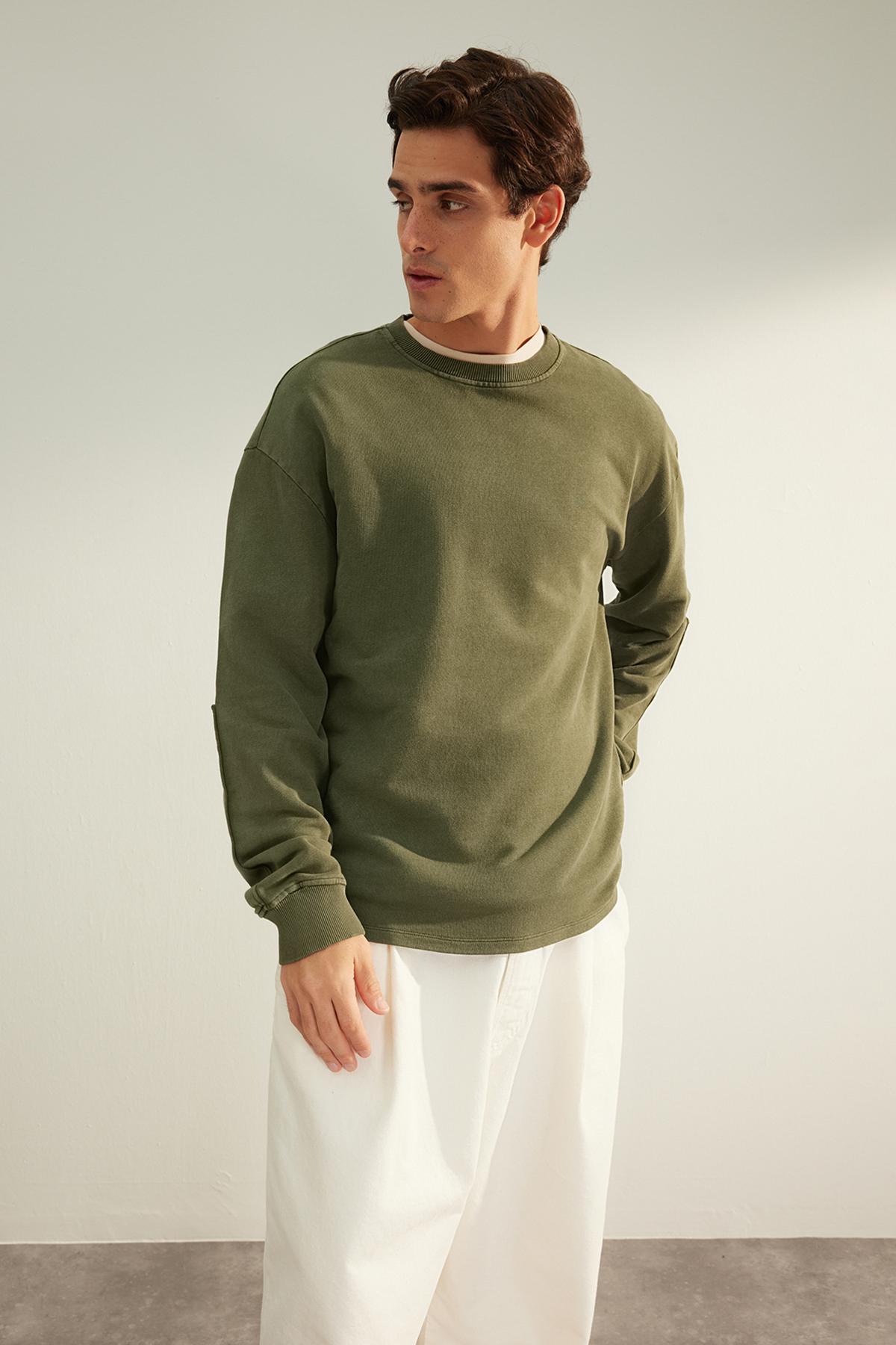 Men s Fashion New Sweatshirt Limited Edition Relaxed Comfortable Cut Faded Effect 100% Cotton Thick Sweatshirt
Men s Fashion New Sweatshirt Limited Edition Relaxed Comfortable Cut Faded Effect 100% Cotton Thick Sweatshirt