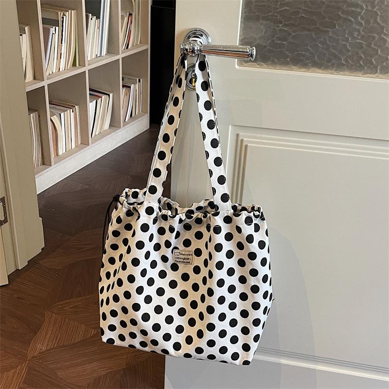 New Fashi Dot Canvas Shoulder Bag for Women Ins Trendy Casual Minimalist Commuting Bag Fashiable and Versatile Tote Bags
New Fashi Dot Canvas Shoulder Bag for Women Ins Trendy Casual Minimalist Commuting Bag Fashiable and Versatile Tote Bags