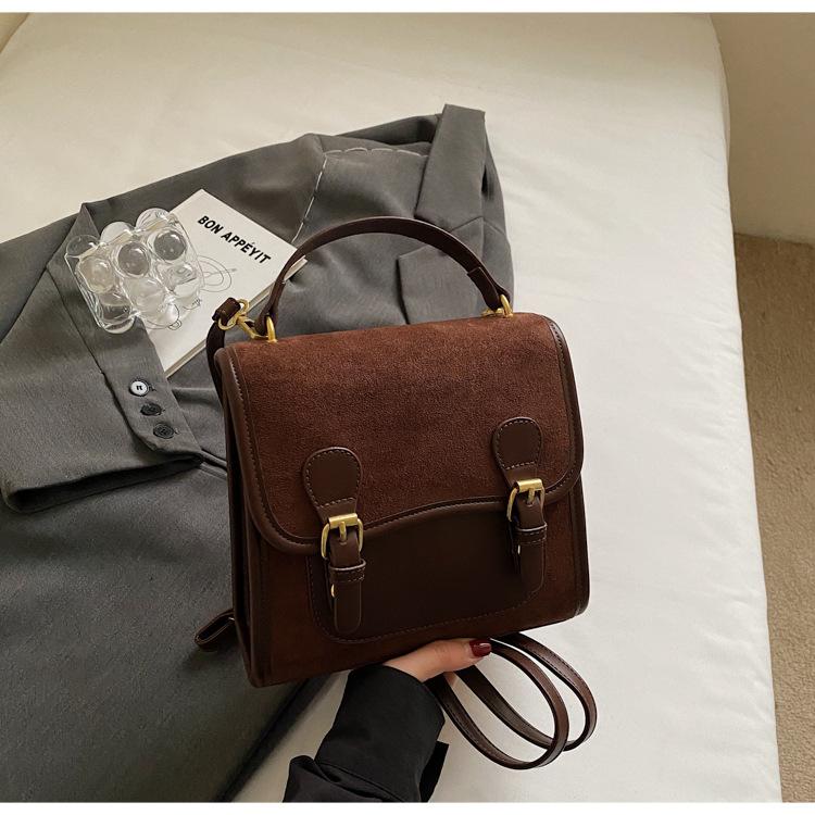 Retro fashion backpack women s 2025 new trend versatile messenger bag student class casual schoolbag shoulder bag темно-коричневого
Retro fashion backpack women s 2025 new trend versatile messenger bag student class casual schoolbag shoulder bag темно-коричневого