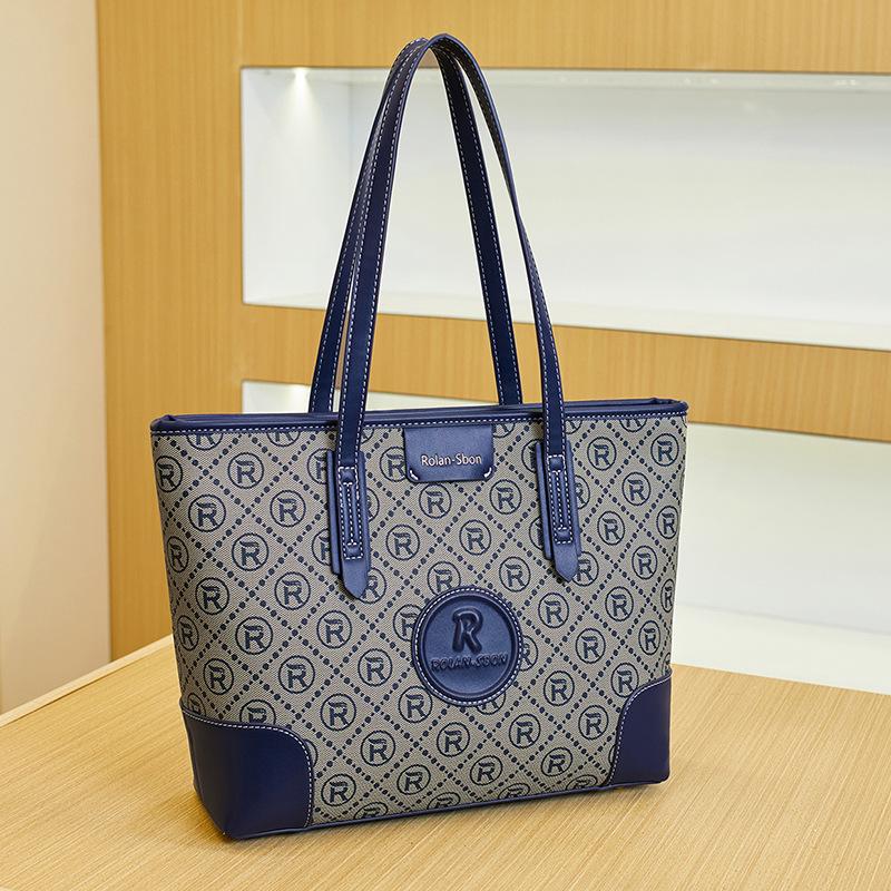 New European and American Spring and Summer Versatile Large-capacity Printed Women s Bag One Shoulder Armpit Tote Bag Handbag Commuter Bag Retro
New European and American Spring and Summer Versatile Large-capacity Printed Women s Bag One Shoulder Armpit Tote Bag Handbag Commuter Bag Retro