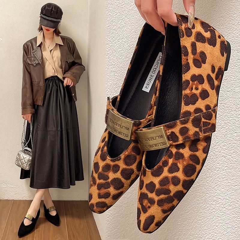 French square head single shoes women s leopard print flats 2025 new metal buckle with Mary Jane shoes small fragrant style 40 леопард друку кольору
French square head single shoes women s leopard print flats 2025 new metal buckle with Mary Jane shoes small fragrant style 40 леопард друку кольору