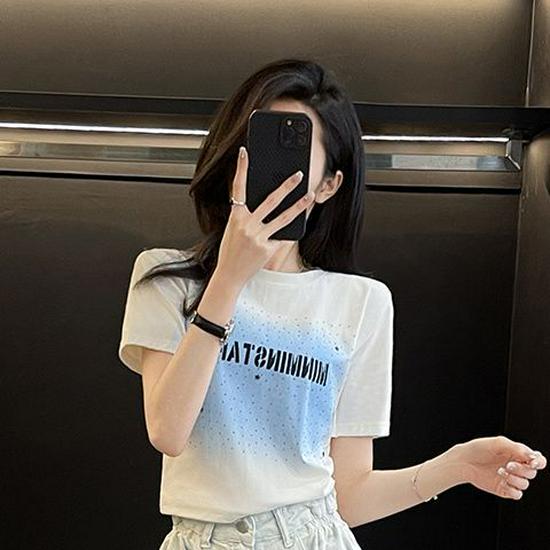 2026 Summer Women s Gradient T-shirt & Denim Shorts Fashion Set S
2026 Summer Women s Gradient T-shirt & Denim Shorts Fashion Set S