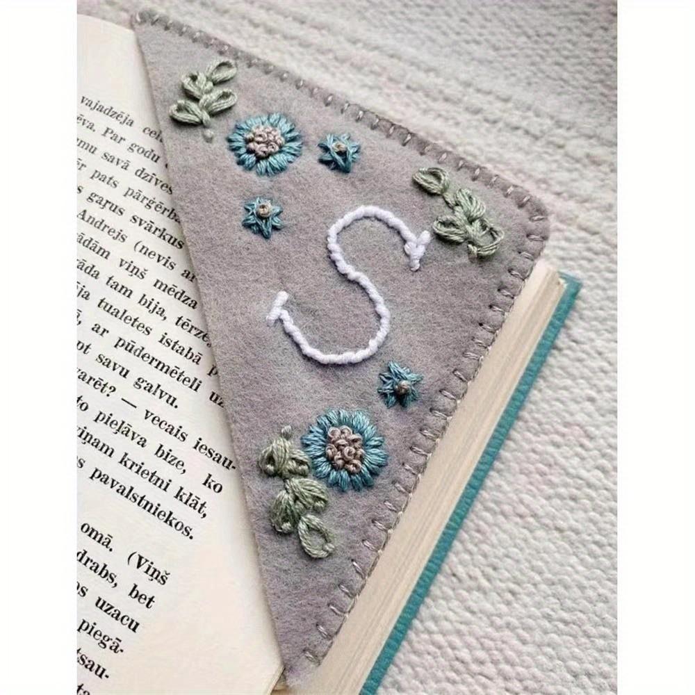 Hand Embroidered Corner Bookmark Cute Flower Letter Embroidery Bookmarks Stitched Felt Corner Bookmark Book Clip
Hand Embroidered Corner Bookmark Cute Flower Letter Embroidery Bookmarks Stitched Felt Corner Bookmark Book Clip
