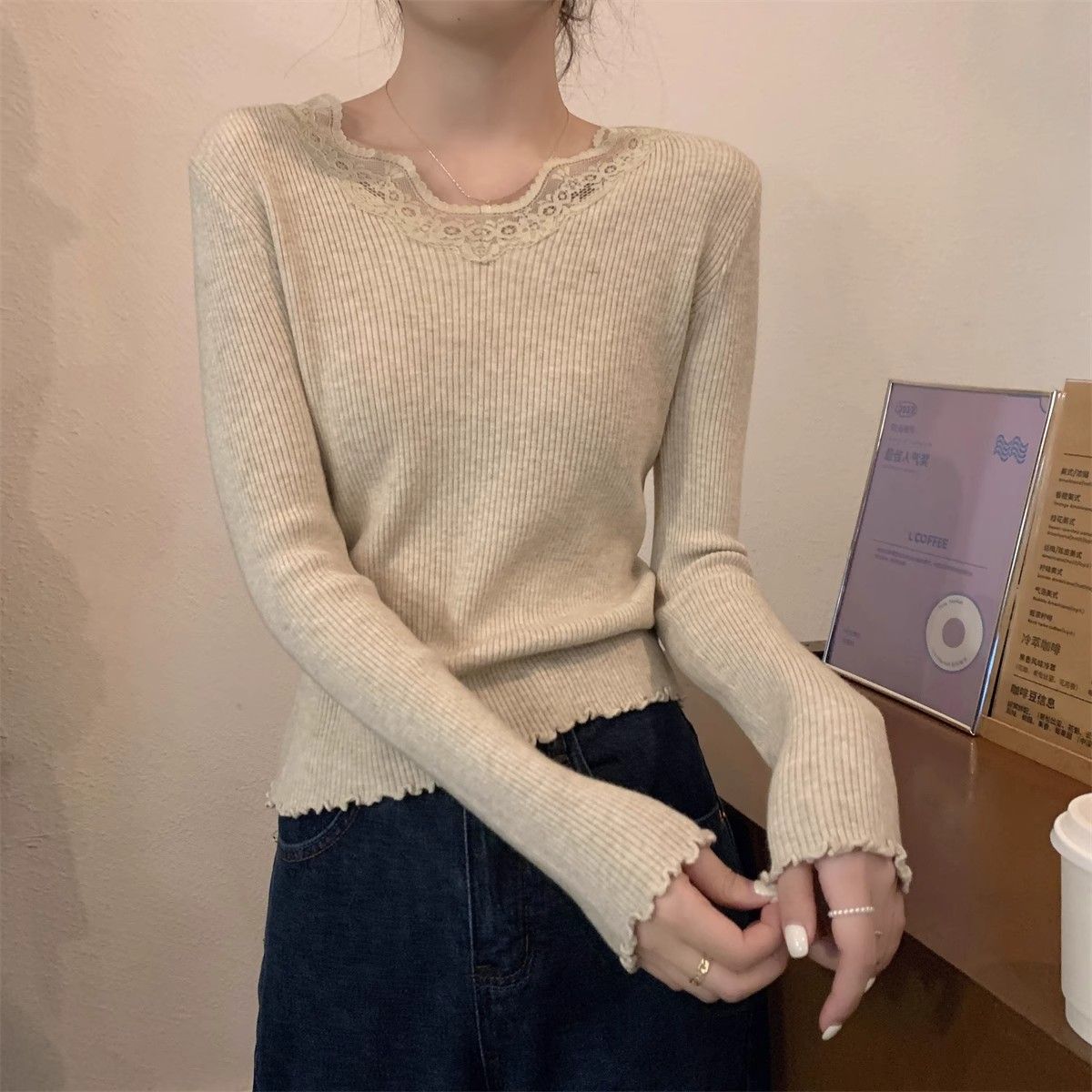 Кружевная вставка Нежный дизайн Милый черный свитер Женский Осенний Приталенный V-образный вырез Внутренний Трикотажный топ 2XL
Кружевная вставка Нежный дизайн Милый черный свитер Женский Осенний Приталенный V-образный вырез Внутренний Трикотажный топ 2XL