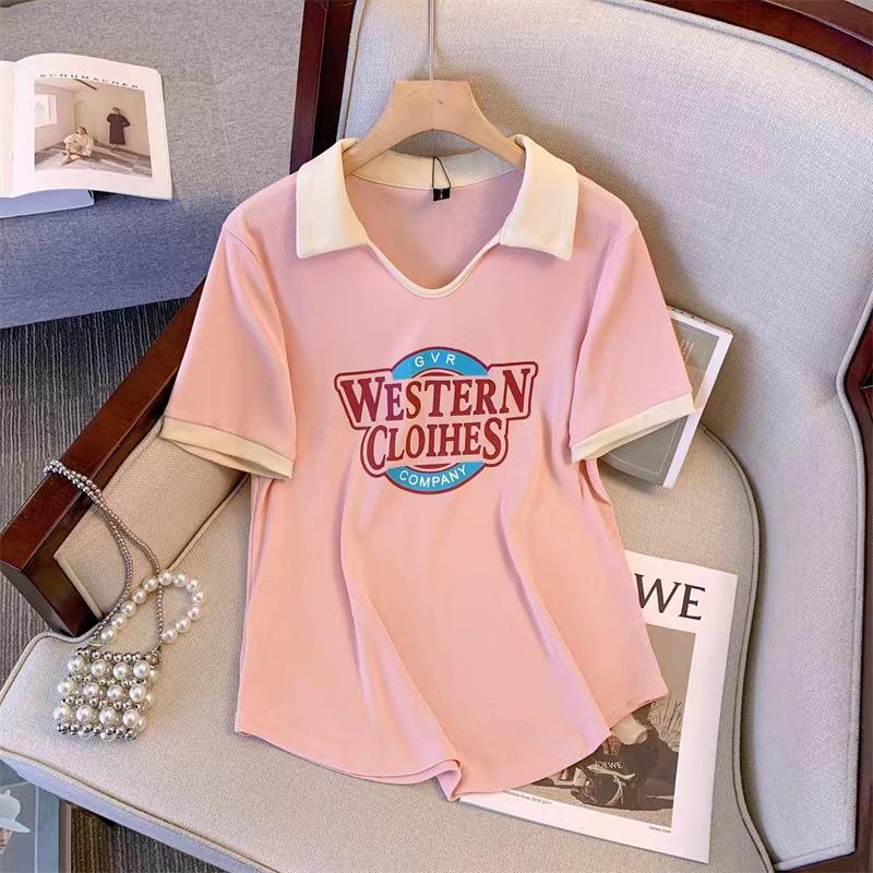 Women s Plus Size Polo Collar Short Sleeve Letter T-Shirt, Summer 2025 Trendy Loose Slimming Top S (under 80 jin)
Women s Plus Size Polo Collar Short Sleeve Letter T-Shirt, Summer 2025 Trendy Loose Slimming Top S (under 80 jin)