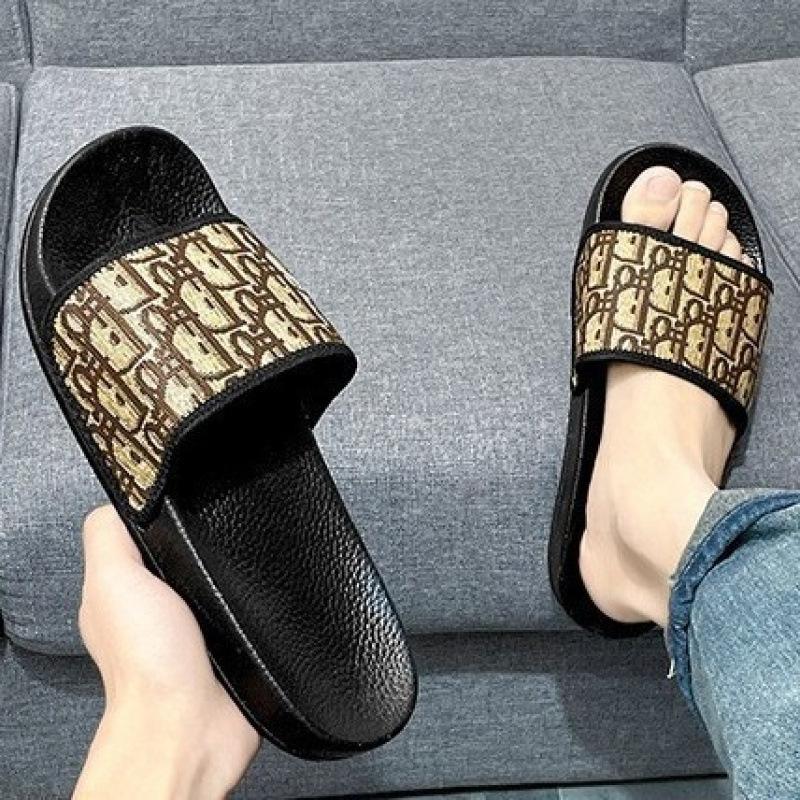 Fashion Four Seasons Versatile New Comfortable and Wear-resistant Large Size Men s Slippers 46 світло-коричневого кольору
Fashion Four Seasons Versatile New Comfortable and Wear-resistant Large Size Men s Slippers 46 світло-коричневого кольору