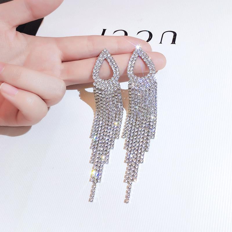 S925 Silver Teardrop Tassel Earrings with Diamond Inlays – Trendy Korean Fashion for Women
S925 Silver Teardrop Tassel Earrings with Diamond Inlays – Trendy Korean Fashion for Women