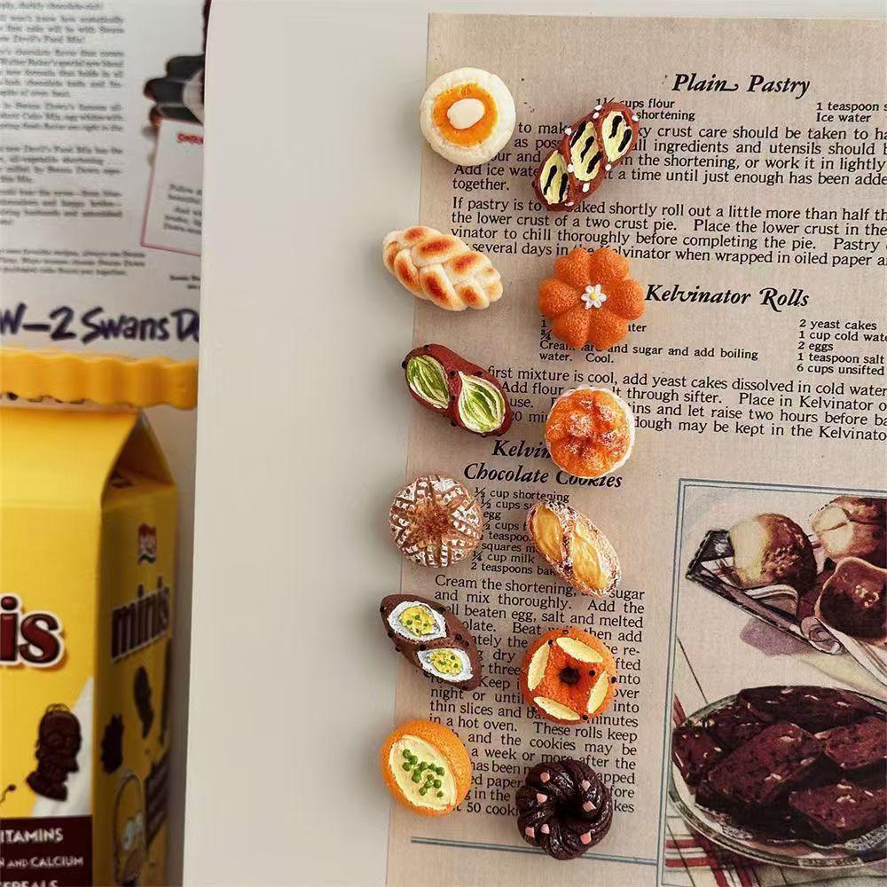 Mini French Lye Bread Magnet: European Bread Refrigerator Decor & Memo Sticker
Mini French Lye Bread Magnet: European Bread Refrigerator Decor & Memo Sticker