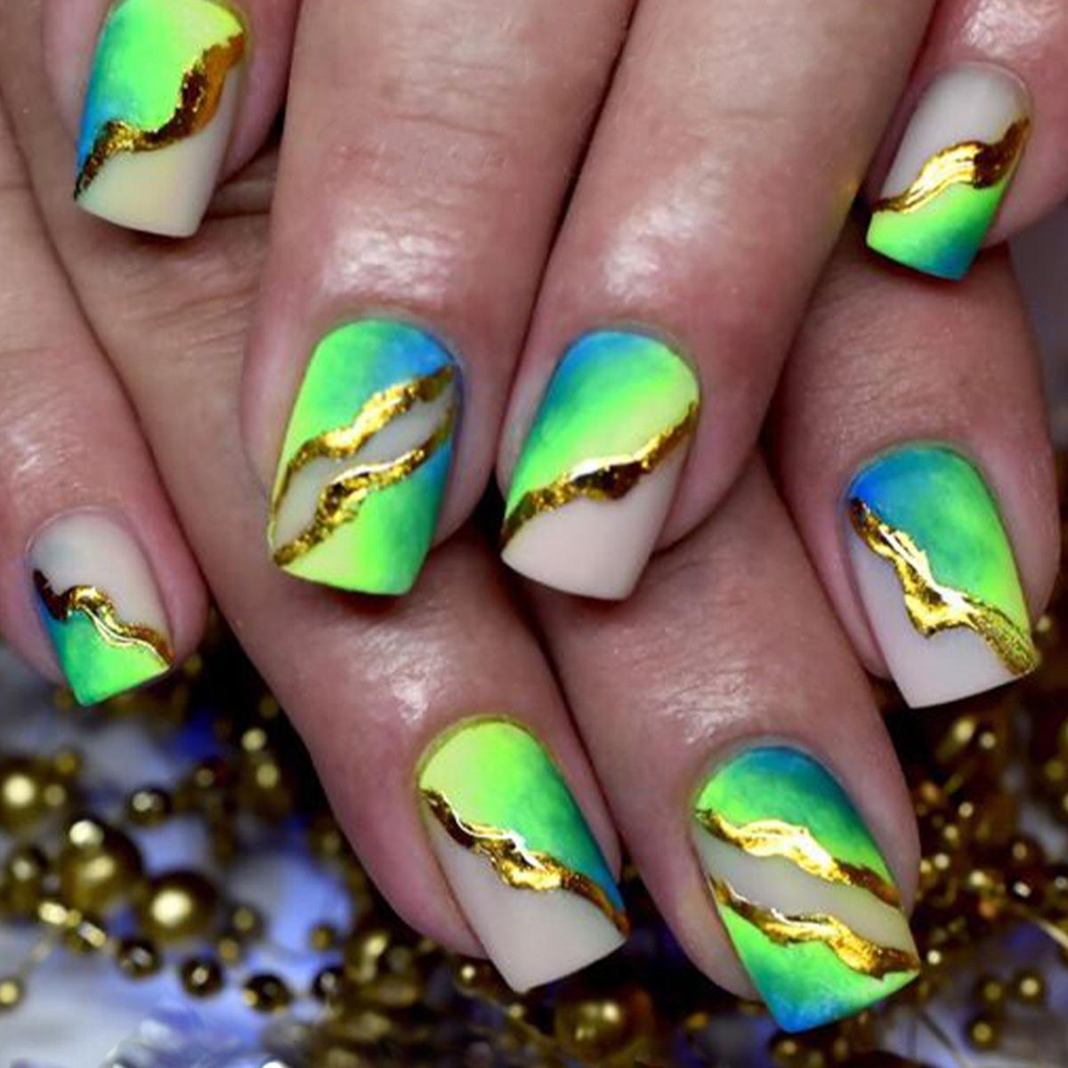 Wearing Middle Style Fluorescent Green Fake Nail and Nail Patch with Gold Edge Gradient Wearable Nail Patch
Wearing Middle Style Fluorescent Green Fake Nail and Nail Patch with Gold Edge Gradient Wearable Nail Patch