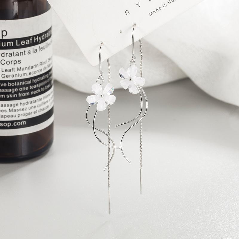 Женские серьги с длинными кисточками в виде цветков персика белый
Женские серьги с длинными кисточками в виде цветков персика белый