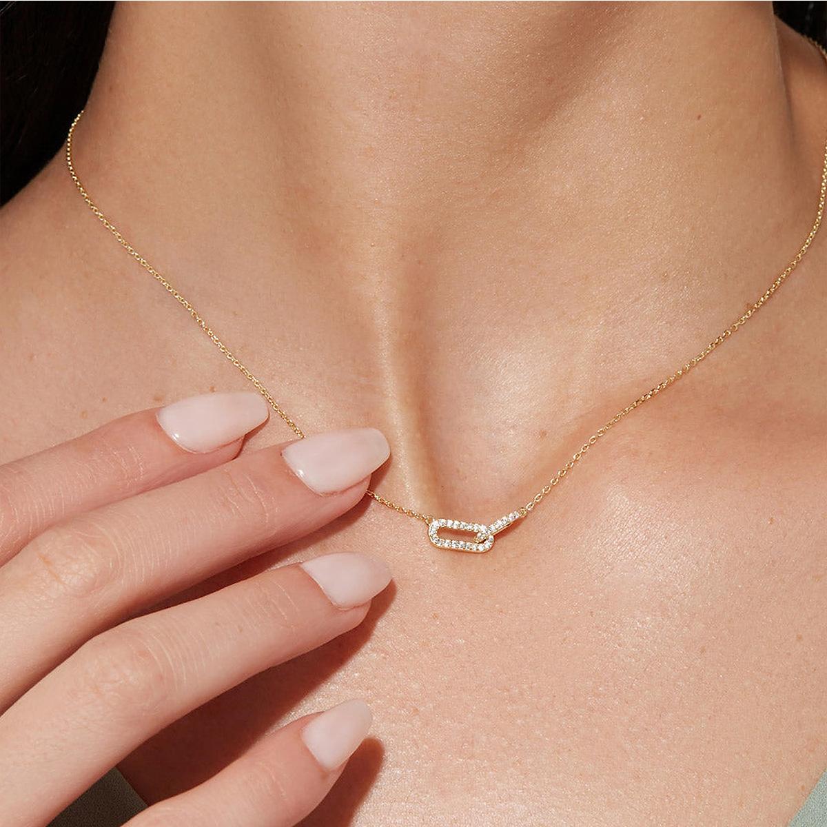 New Fashion Geometry Light Luxury Necklace for Women Minimalism Paper Clip Inlay Zircon Pendant Necklace Charm Elegant Jewelry
New Fashion Geometry Light Luxury Necklace for Women Minimalism Paper Clip Inlay Zircon Pendant Necklace Charm Elegant Jewelry