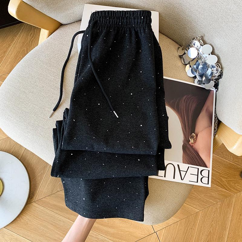 Heavy Rhinestone Velvet Cashmere Wide-Leg Pants - Women s Autumn/Winter Floor-Length Casual Sweatpants Extra Large
Heavy Rhinestone Velvet Cashmere Wide-Leg Pants - Women s Autumn/Winter Floor-Length Casual Sweatpants Extra Large