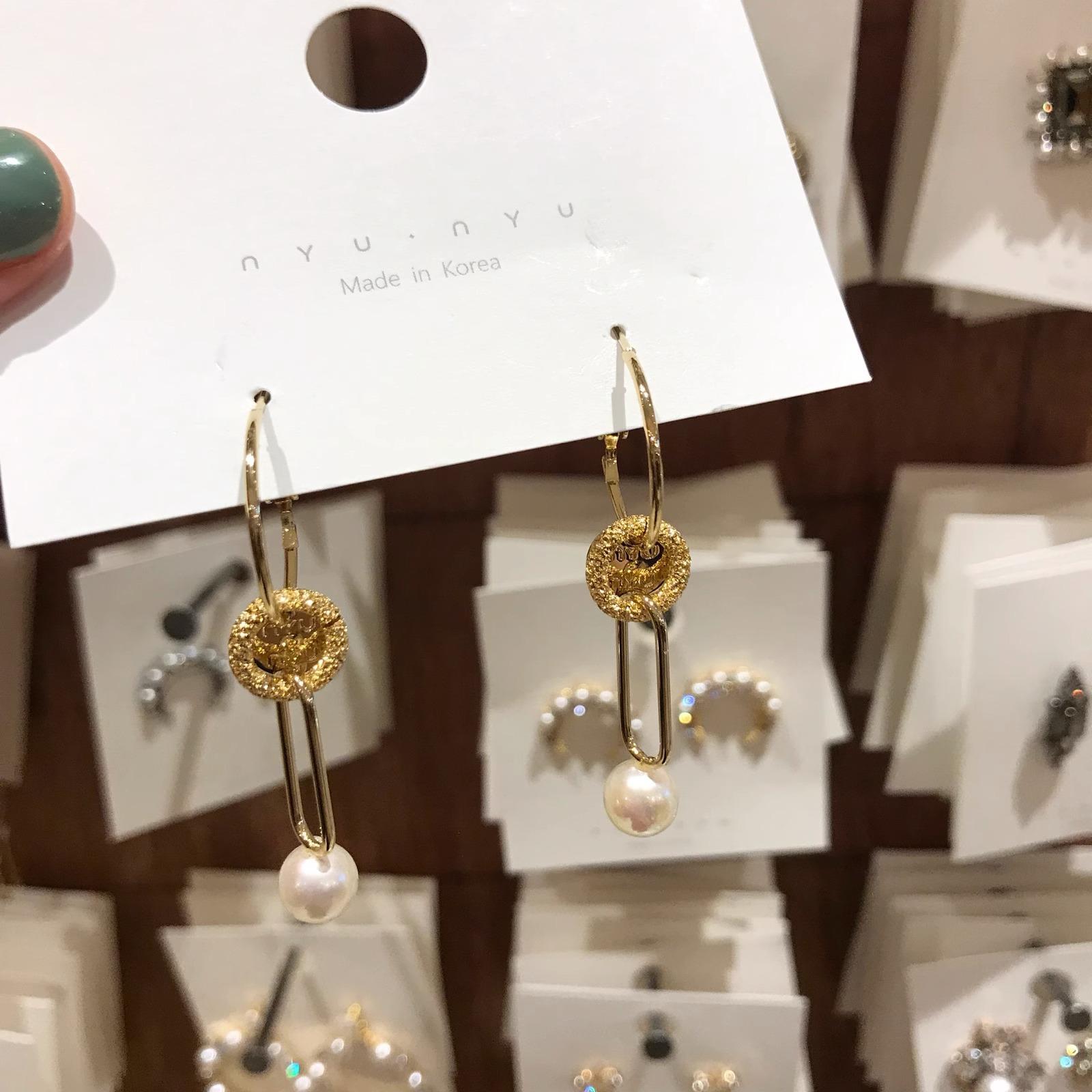 Korea Dongdaemun earrings purchasing unique designer style temperament versatile niche handmade earrings
Korea Dongdaemun earrings purchasing unique designer style temperament versatile niche handmade earrings