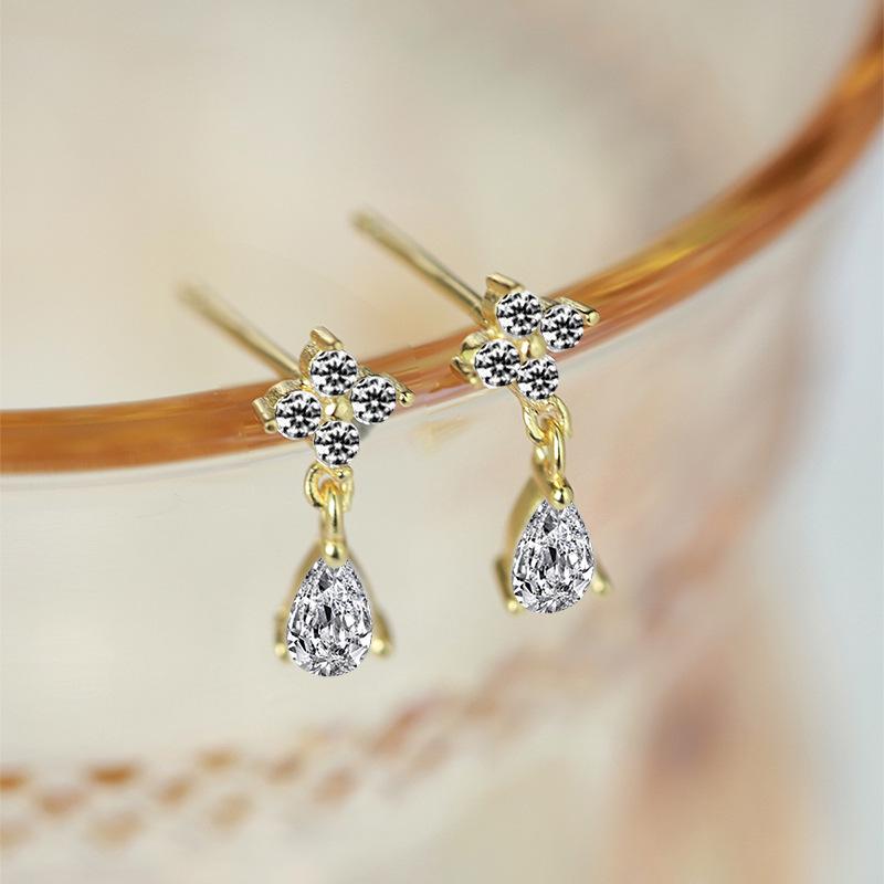 S925 Sterling Silver Teardrop Zircon Earrings: Women s Luxury Design, Light, and Elegant Drop Jewelry 925 Sterling Silver
S925 Sterling Silver Teardrop Zircon Earrings: Women s Luxury Design, Light, and Elegant Drop Jewelry 925 Sterling Silver