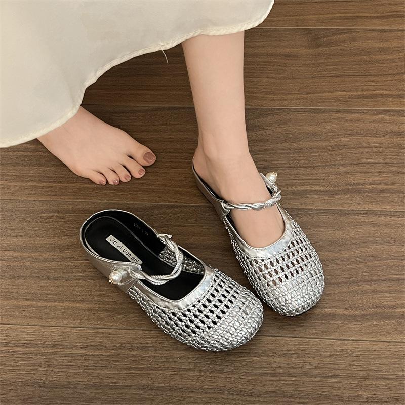 Wind half-pack slippers women s summer wear 2025 new thick-soled one-pedal going out breathable sandals 35 чёрный
Wind half-pack slippers women s summer wear 2025 new thick-soled one-pedal going out breathable sandals 35 чёрный