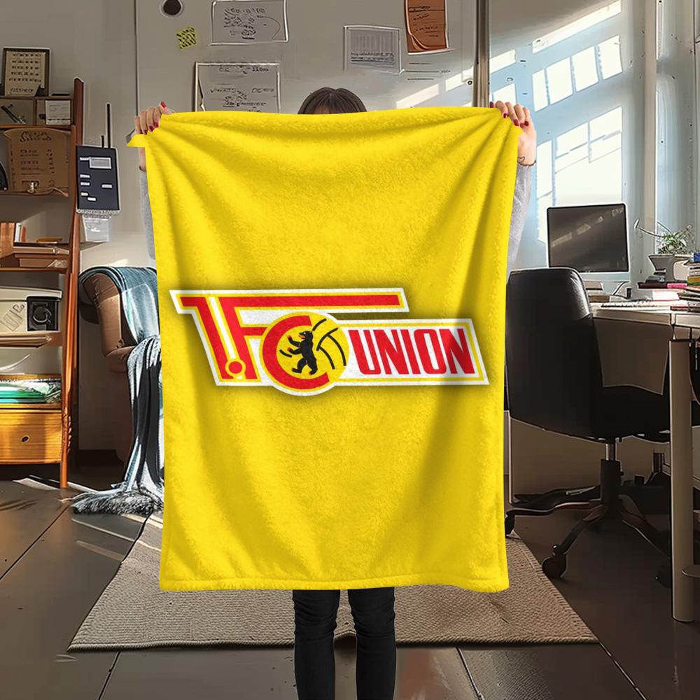 1Pc 1. FC Union Berlin Print Flannel Blanket High Quality Warm Comfortable Cover for All Seasons Perfect for Gifts Home Decor 80cm x 120cm
1Pc 1. FC Union Berlin Print Flannel Blanket High Quality Warm Comfortable Cover for All Seasons Perfect for Gifts Home Decor 80cm x 120cm