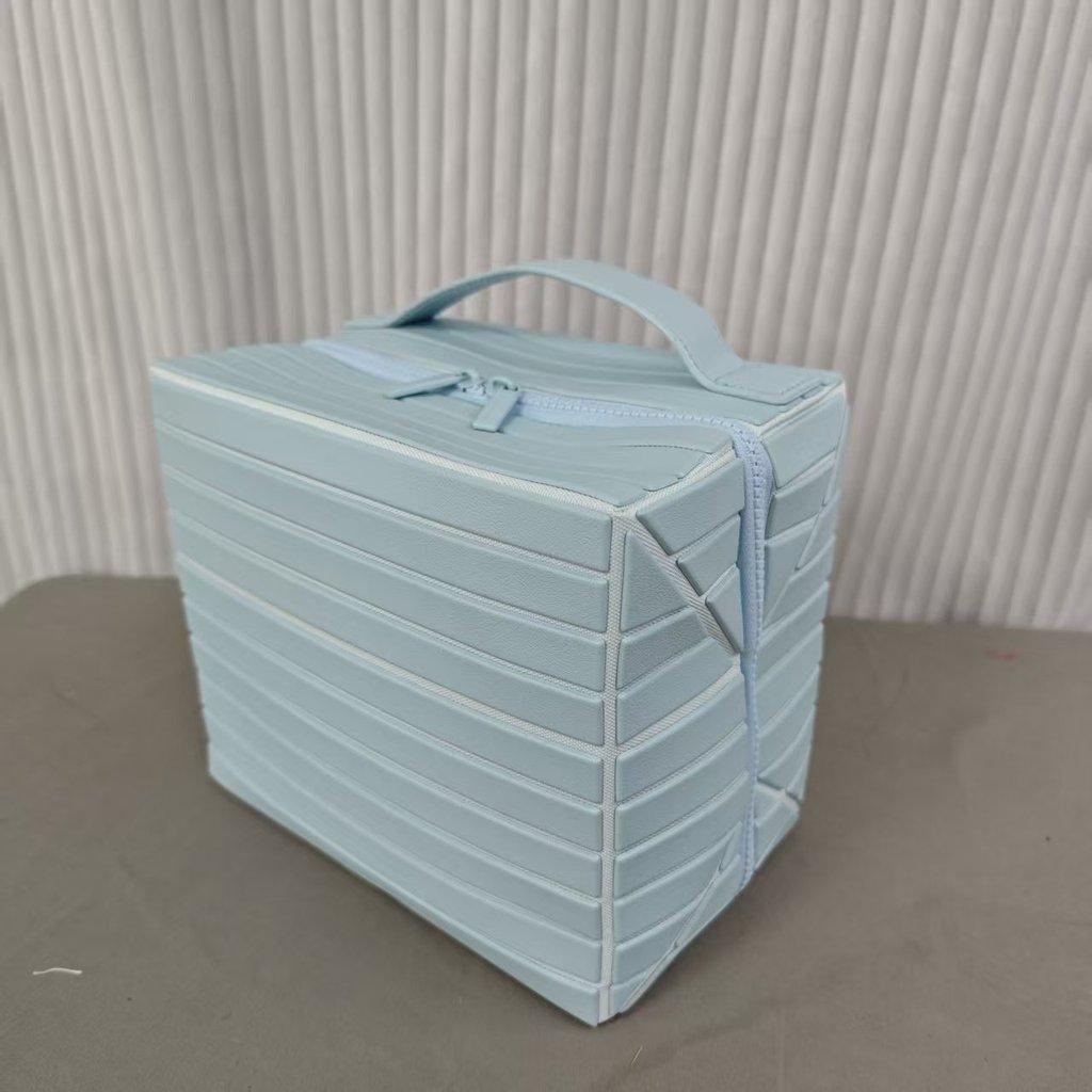 Pvc Travel Makeup Bag With Striped Design And Foldable Function For Daily Use
Pvc Travel Makeup Bag With Striped Design And Foldable Function For Daily Use