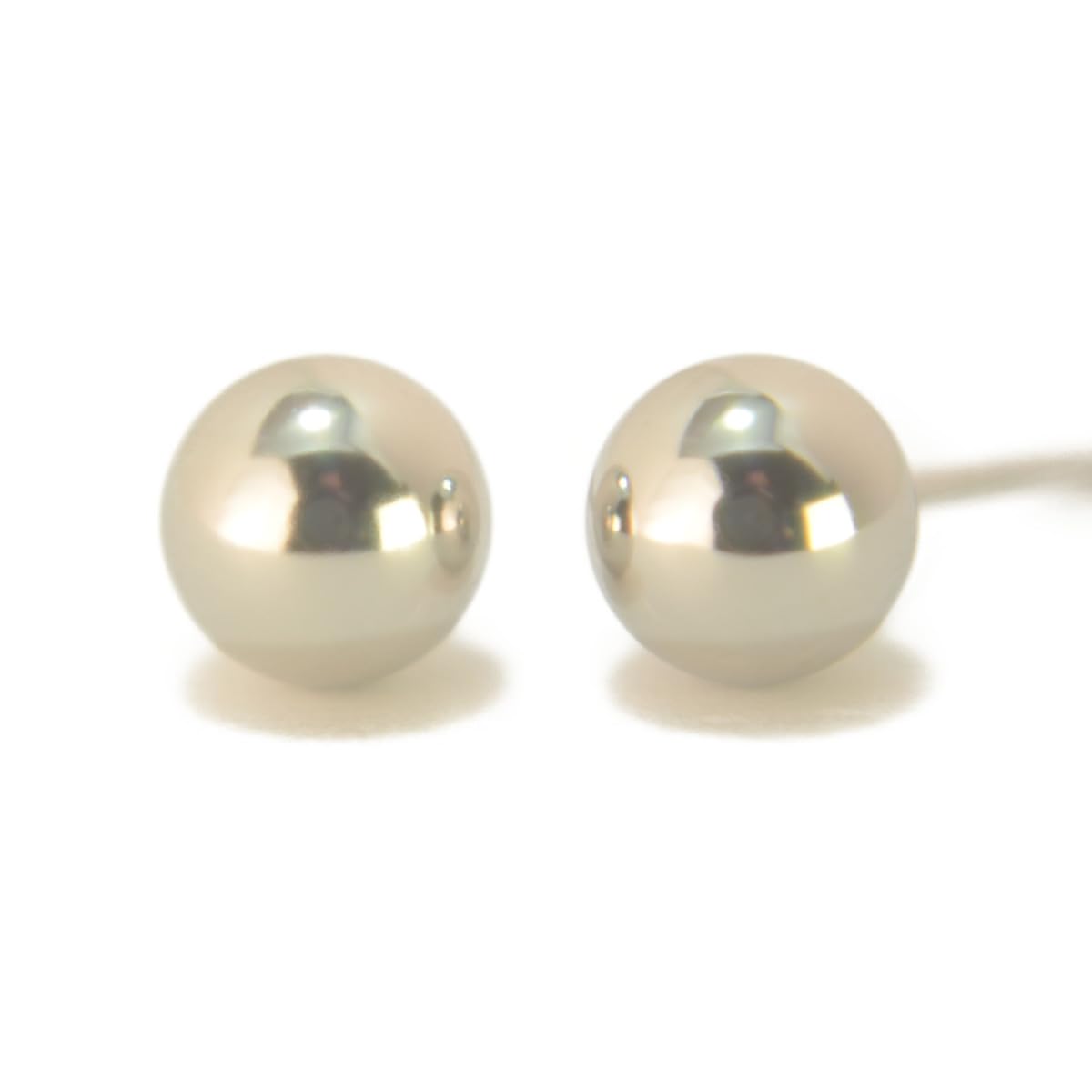 Round ball earrings 5mm ball earrings Made in Japan Simple small PT900 Sold as a pair for both ears Present Gift Nickel free yokomountain [Platinum
Round ball earrings 5mm ball earrings Made in Japan Simple small PT900 Sold as a pair for both ears Present Gift Nickel free yokomountain [Platinum