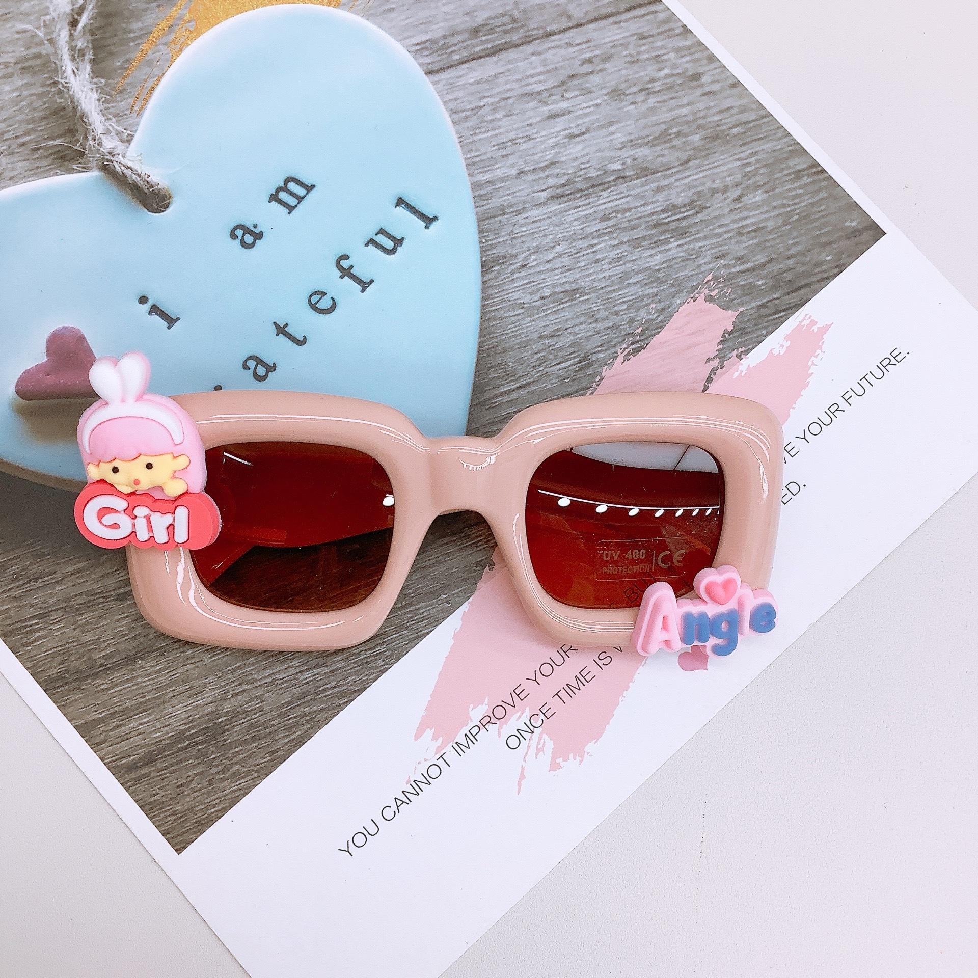 Солнцезащитные очки для детей в винтажной коробке Fat Box, танцевальная одежда, вогнутые солнцезащитные очки с защитой от ультрафиолета, пляжные солнцезащитные очки слюда
Солнцезащитные очки для детей в винтажной коробке Fat Box, танцевальная одежда, вогнутые солнцезащитные очки с защитой от ультрафиолета, пляжные солнцезащитные очки слюда