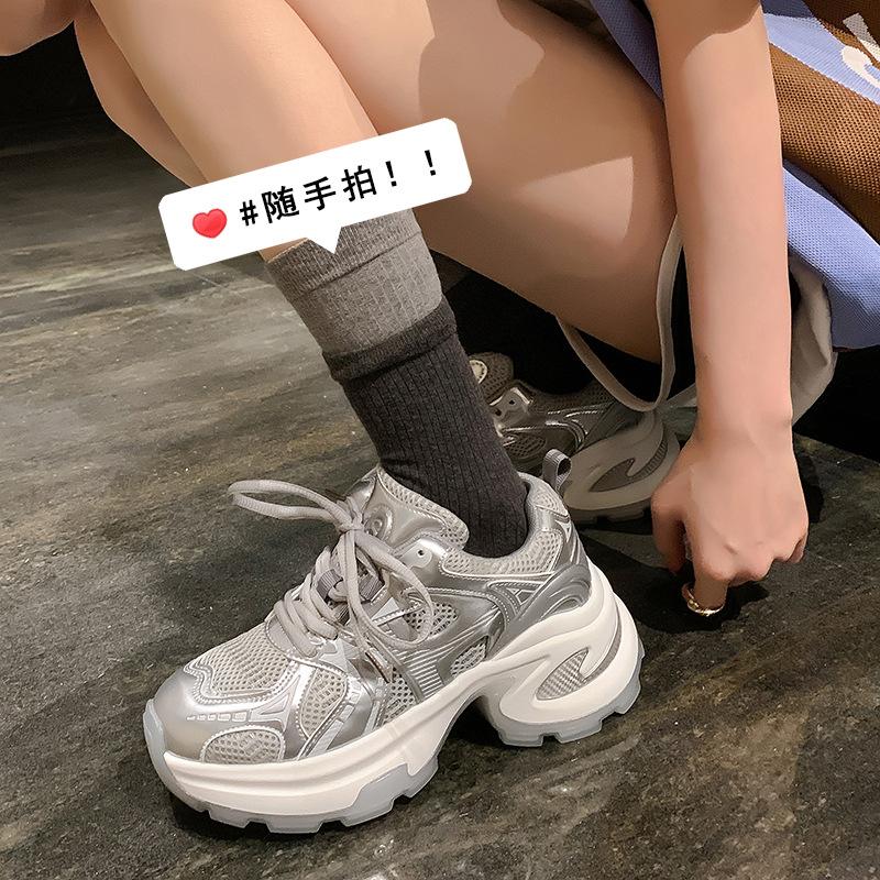 2025 dad shoes women s cloth lace-up silver-white heightened platform casual light training summer breathable sports shoes 40 білий
2025 dad shoes women s cloth lace-up silver-white heightened platform casual light training summer breathable sports shoes 40 білий