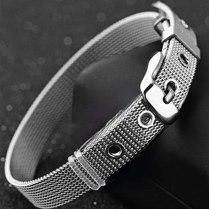 Высококачественный ретро-ремешок из титановой стали для часов для девочек – простой, универсальный, не выцветающий браслет серебряный
Высококачественный ретро-ремешок из титановой стали для часов для девочек – простой, универсальный, не выцветающий браслет серебряный